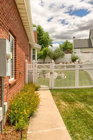 Exterior - 5708 S 950 E, South Ogden, UT 84405 photo 13 of 13