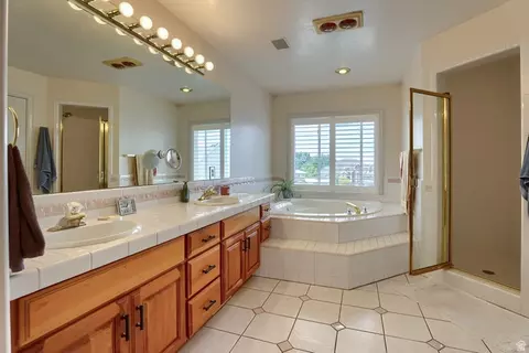 Bath - 5708 S 950 E, South Ogden, UT 84405 photo 1 of 6