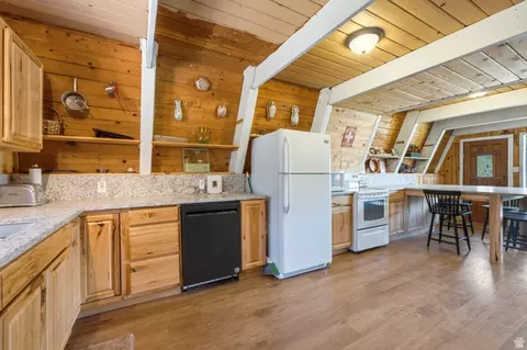 6836 E Apache #103, Oakley, UT 84055 photo 8
