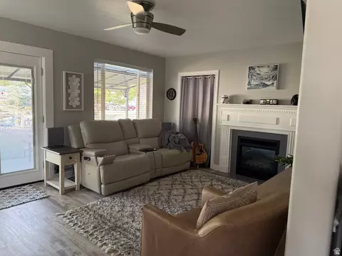 Living - 485 S 400 E, Mount Pleasant, UT 84647 photo 3 of 3