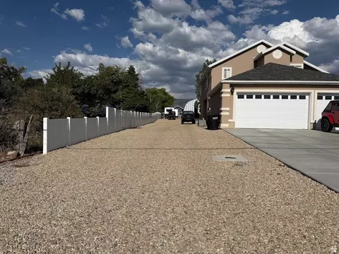 Exterior - 485 S 400 E, Mount Pleasant, UT 84647 photo 1 of 2