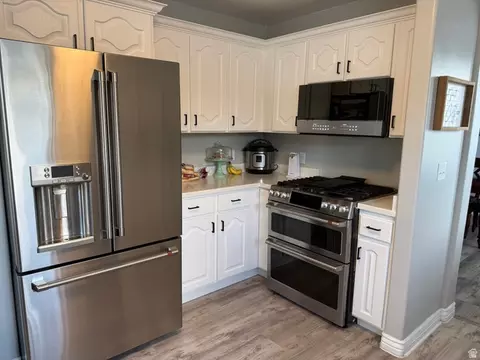 Kitchen - 485 S 400 E, Mount Pleasant, UT 84647 photo 2 of 2