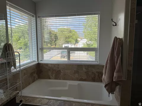 Bath - 485 S 400 E, Mount Pleasant, UT 84647 photo 1 of 4