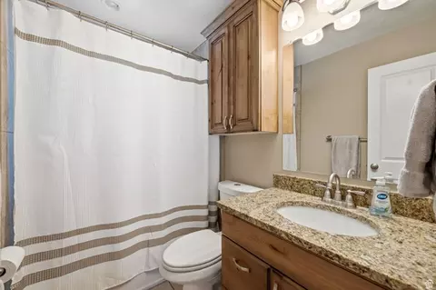 Bath - 310 E 600 S, Centerville, UT 84014 photo 1 of 3