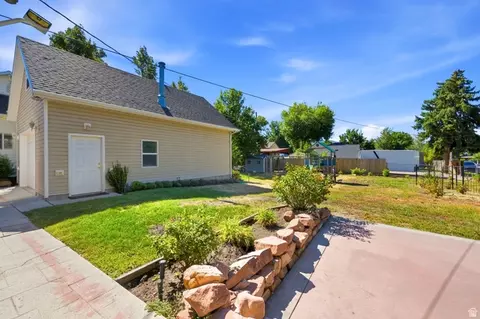 Exterior - 310 E 600 S, Centerville, UT 84014 photo 2 of 8