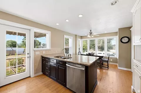 Kitchen - 310 E 600 S, Centerville, UT 84014 photo 3 of 4