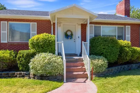 Exterior - 310 E 600 S, Centerville, UT 84014 photo 7 of 8