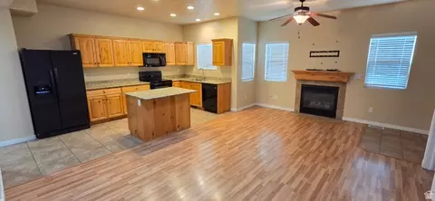 3857 E Cunninghill Dr, Eagle Mountain, UT 84005 photo 4