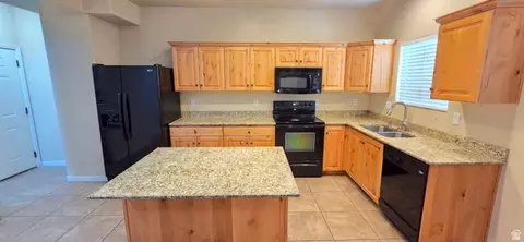 3857 E Cunninghill Dr, Eagle Mountain, UT 84005 photo 3