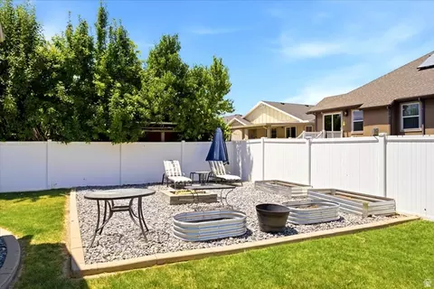 945 E James Cir S, Clearfield, UT 84015 photo 25