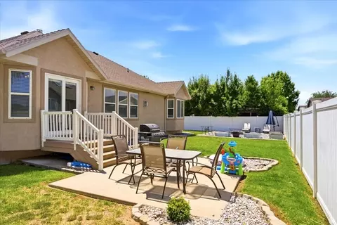 945 E James Cir S, Clearfield, UT 84015 photo 27