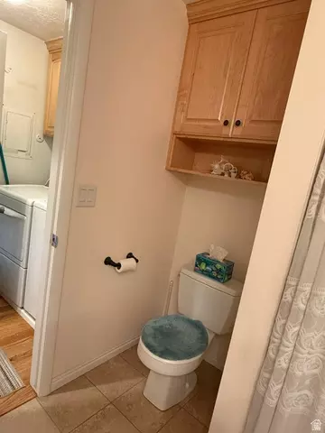 Bath - 2148 S Carolyn Way, Bountiful, UT 84010 photo 10 of 10