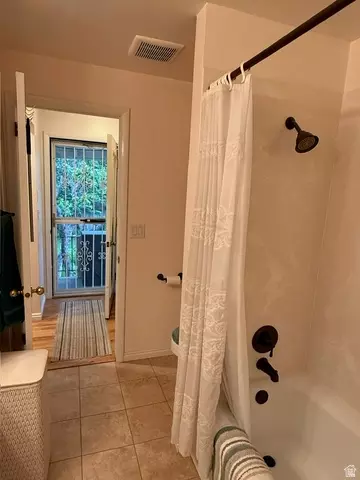 Bath - 2148 S Carolyn Way, Bountiful, UT 84010 photo 9 of 10