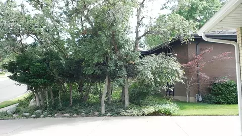 Exterior - 2148 S Carolyn Way, Bountiful, UT 84010 photo 11 of 14