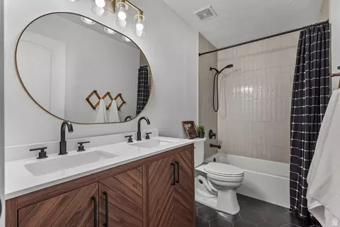 Bath - 3781 E Pinehurst Dr, Eagle Mountain, UT 84005 photo 4 of 5