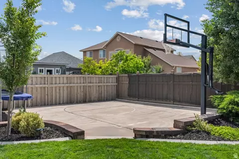 Exterior - 3781 E Pinehurst Dr, Eagle Mountain, UT 84005 photo 11 of 12