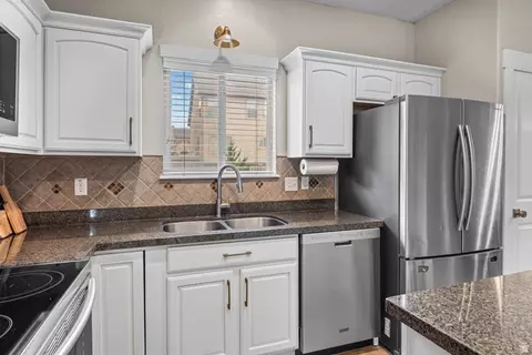 Kitchen - 3781 E Pinehurst Dr, Eagle Mountain, UT 84005 photo 2 of 4