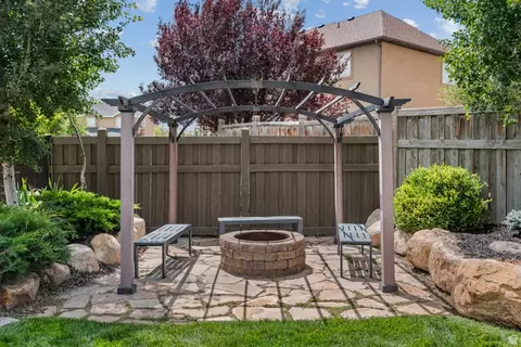 Exterior - 3781 E Pinehurst Dr, Eagle Mountain, UT 84005 photo 10 of 12