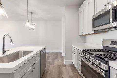 Kitchen - 1056 S 2740 E, Spanish Fork, UT 84660 photo 5 of 6