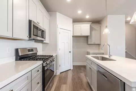 Kitchen - 1056 S 2740 E, Spanish Fork, UT 84660 photo 3 of 6