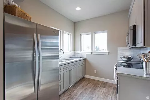 Kitchen - 1056 S 2740 E, Spanish Fork, UT 84660 photo 6 of 6