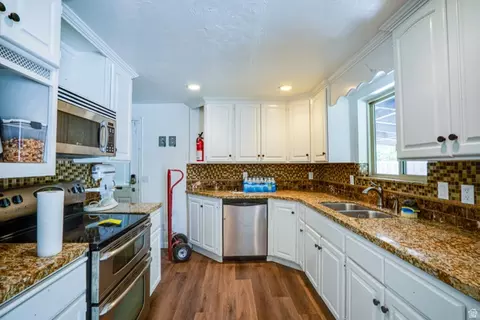 4466 S Brians Way W, West Valley City, UT 84119