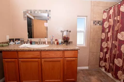 Bath - 855 E 300 N, Beaver, UT 84713 photo 1 of 4