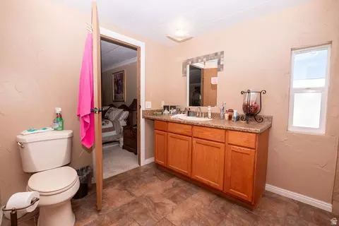 Bath - 855 E 300 N, Beaver, UT 84713 photo 3 of 4