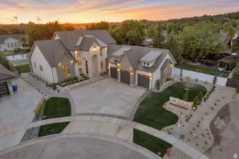 646 W Hidden Farm Dr, Farmington, UT 84025