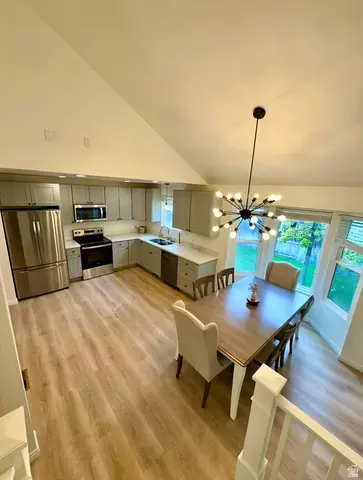 903 E Avila Dr S, Sandy, UT 84094 photo 2