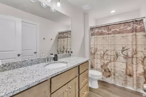 Bath - 45 E 970 N, Santaquin, UT 84655 photo 1 of 2