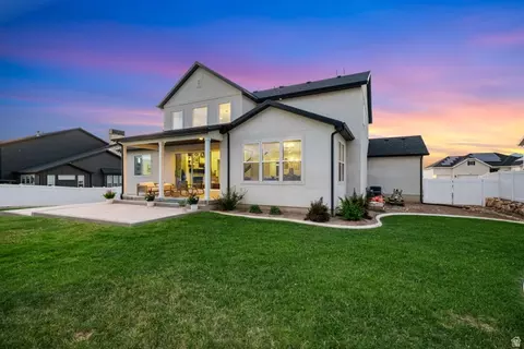 Exterior - 852 E 1400 S, Salem, UT 84653 photo 4 of 6