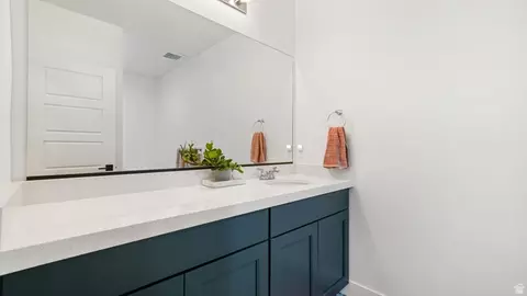 Bath - 852 E 1400 S, Salem, UT 84653 photo 3 of 5