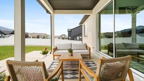 Exterior - 852 E 1400 S, Salem, UT 84653 photo 5 of 6