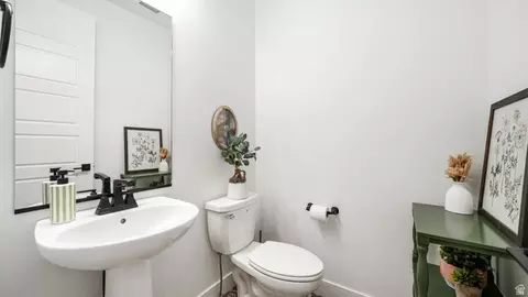 Bath - 852 E 1400 S, Salem, UT 84653 photo 2 of 5