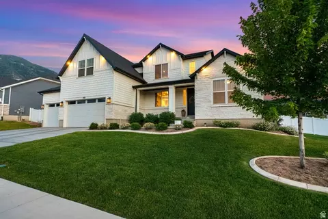 Exterior - 852 E 1400 S, Salem, UT 84653 photo 3 of 6