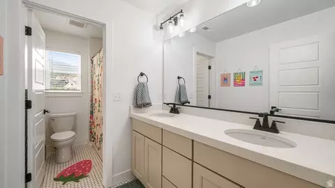 Bath - 852 E 1400 S, Salem, UT 84653 photo 1 of 5