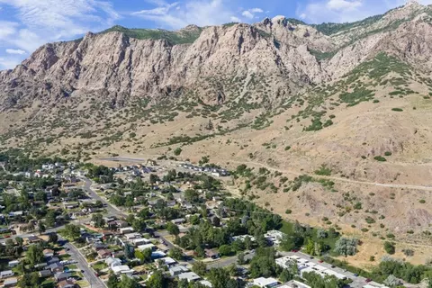 View/Area - 1565 E 775 S #8, Ogden, UT 84404 photo 9 of 11