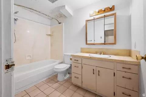 Bath - 1565 E 775 S #8, Ogden, UT 84404 photo 2 of 2