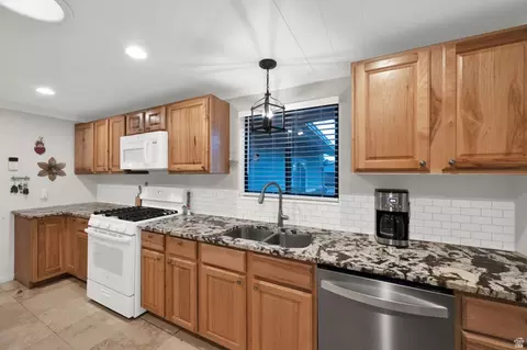 1871 E 4675 S, Holladay, UT 84117 photo 7
