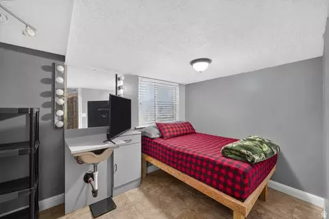 Bedroom - 301 S Maple Dr, Woodland Hills, UT 84653 photo 6 of 6