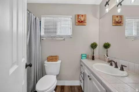 Bath - 301 S Maple Dr, Woodland Hills, UT 84653 photo 2 of 3