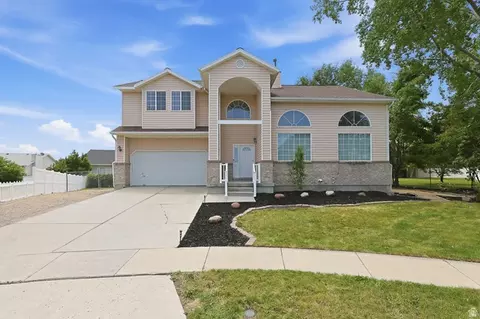 8784 S Pebblecreek Rd, West Jordan, UT 84081