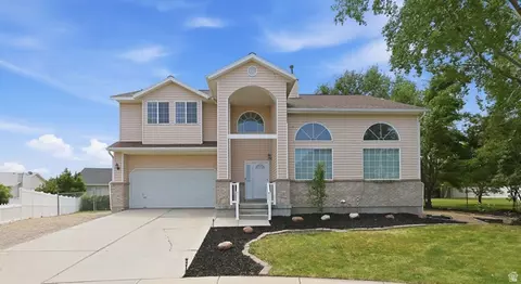 8784 S Pebblecreek Rd, West Jordan, UT 84081
