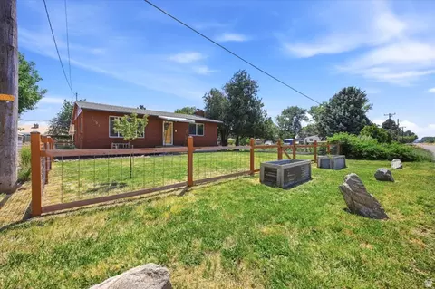 2093 E 6600 S, Uintah, UT 84405 photo 1