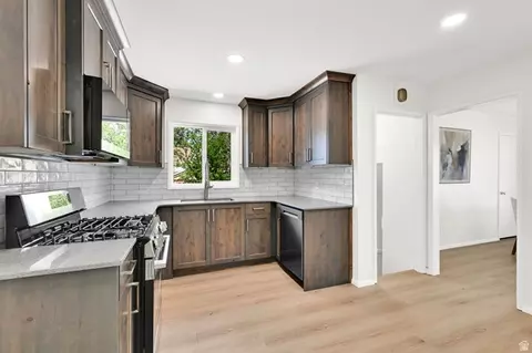 Kitchen - 321 E 4675 S, Ogden, UT 84405 photo 1 of 3
