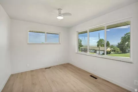 Bedroom - 1168 E Center St, Bountiful, UT 84010 photo 3 of 4