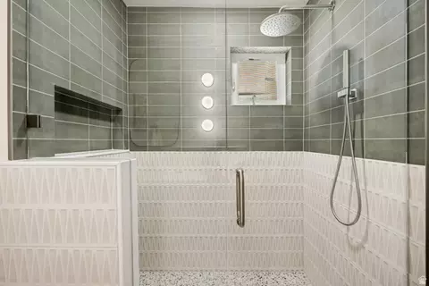 Bath - 1168 E Center St, Bountiful, UT 84010 photo 2 of 5