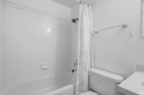 Bath - 3918 E Parkers Pl, Eagle Mountain, UT 84005 photo 3 of 5