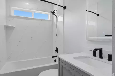 Bath - 3918 E Parkers Pl, Eagle Mountain, UT 84005 photo 5 of 5